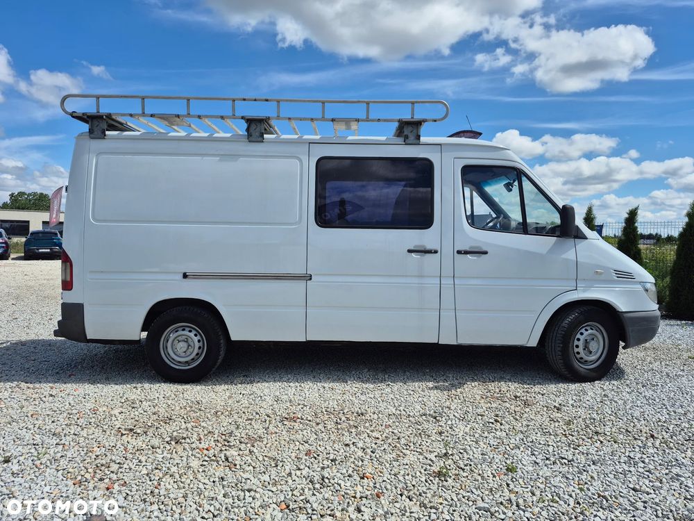 Mercedes-Benz Sprinter - 13