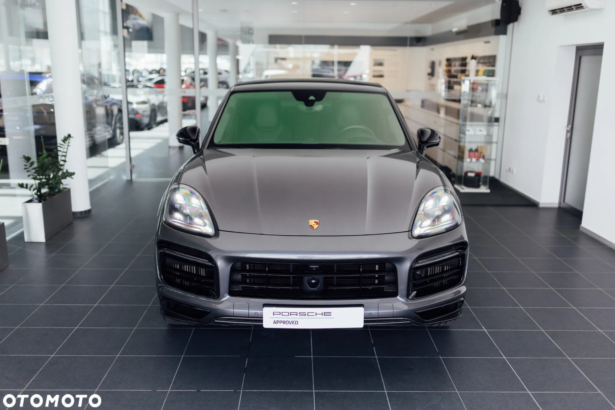 Porsche Cayenne Coupe GTS - 6