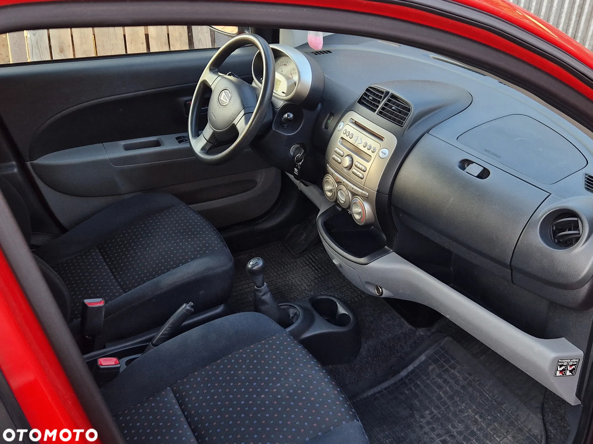 Daihatsu Sirion 1.0 - 5