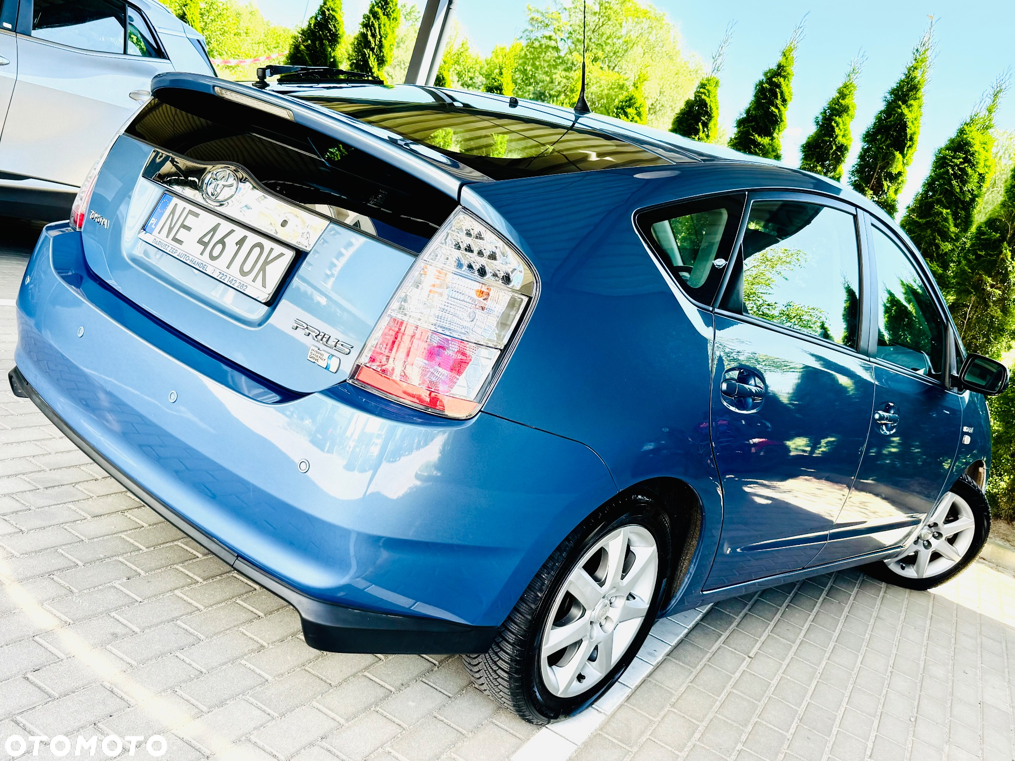 Toyota Prius - 4