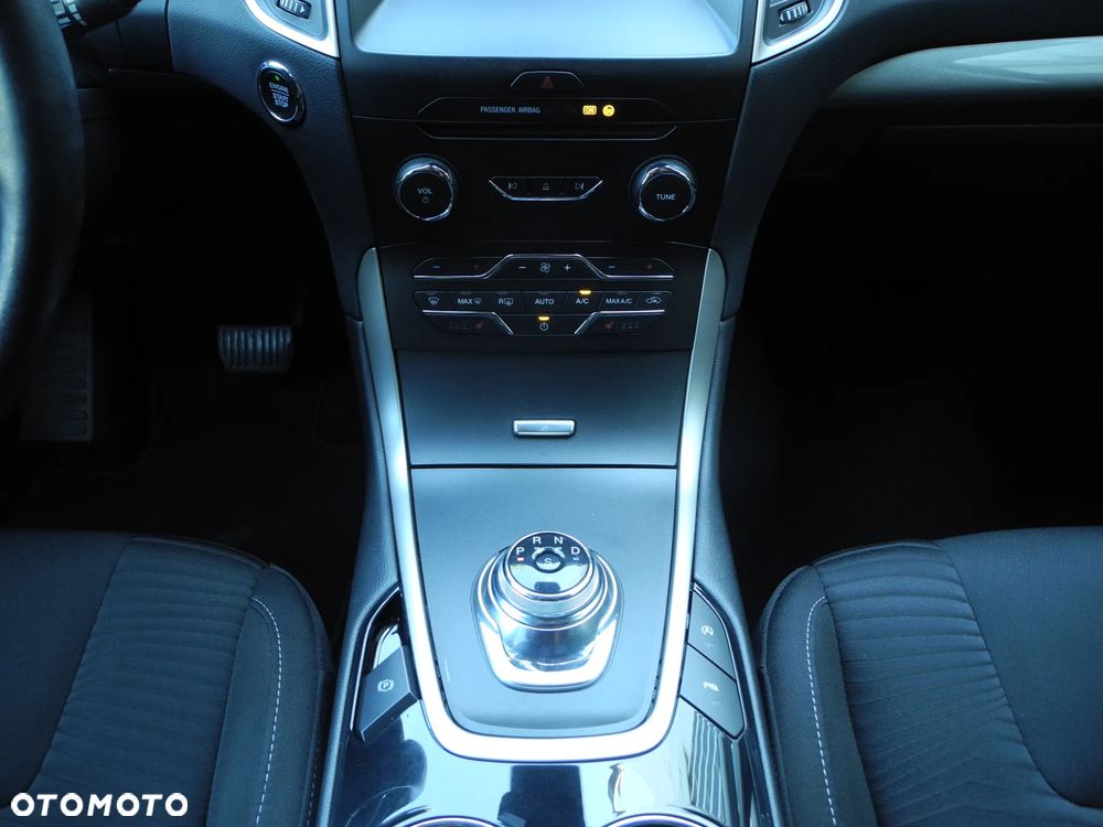 Ford S-Max - 13