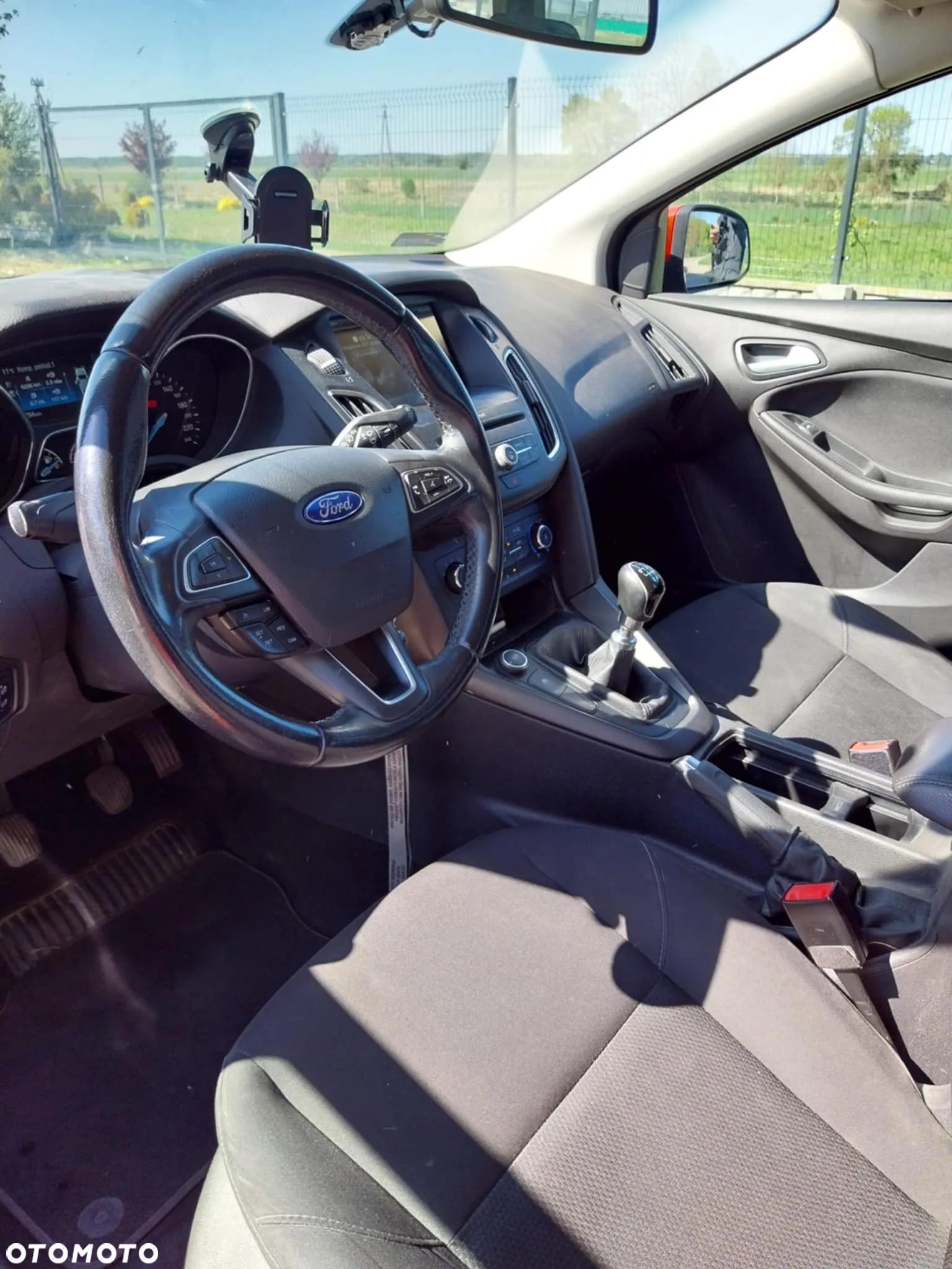 Ford Focus 1.5 TDCi SYNC Edition - 6