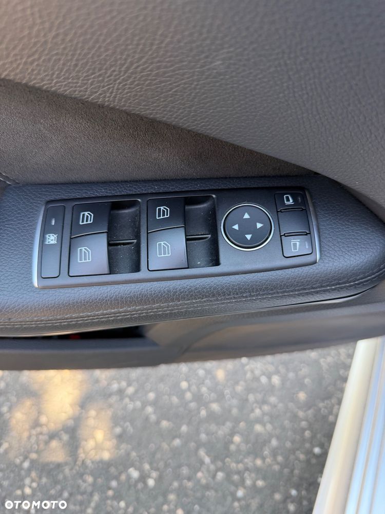 Mercedes-Benz Klasa E 220 BlueTEC 7G-TRONIC Avantgarde - 17