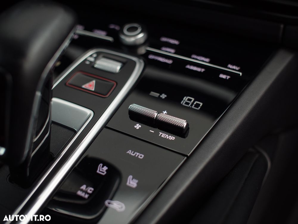 Porsche Cayenne - 9