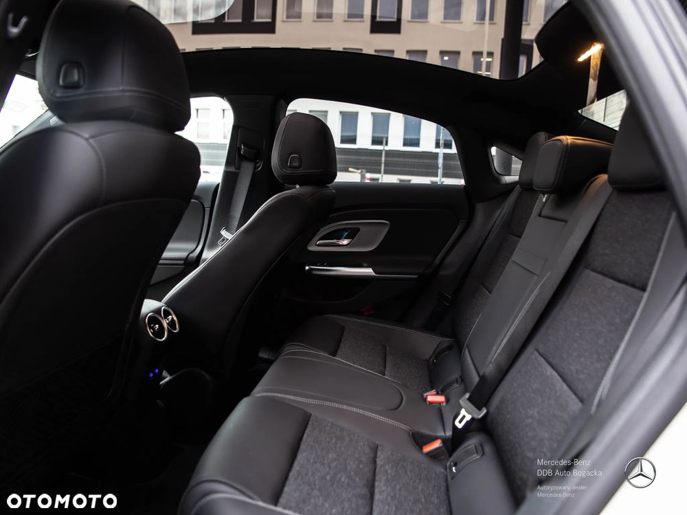 Mercedes-Benz CLA - 11