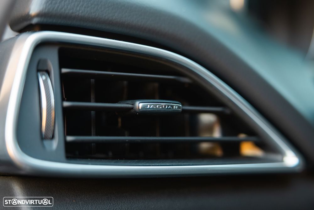 Jaguar F-Pace 2.0 i4D Pure - 17
