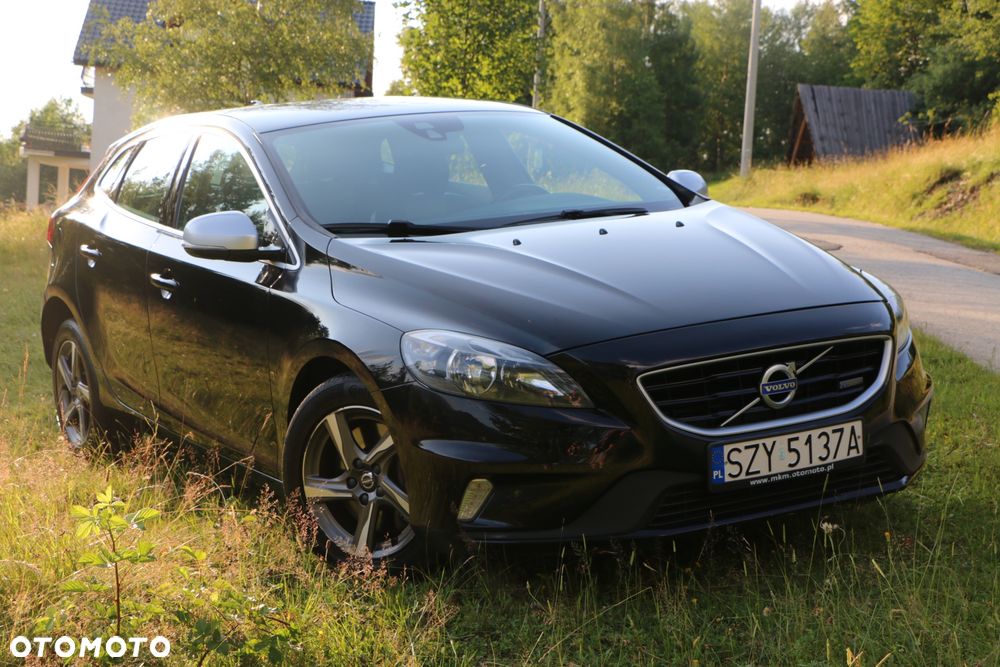 Volvo V40 D4 Drive-E R-Design Momentum - 1
