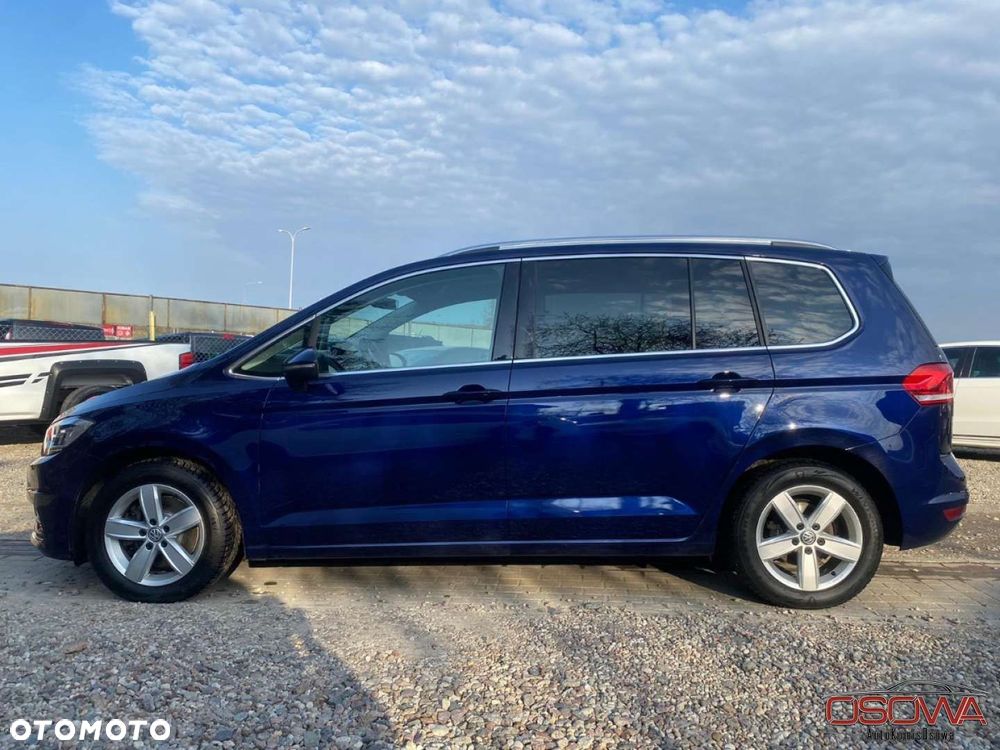 Volkswagen Touran - 11