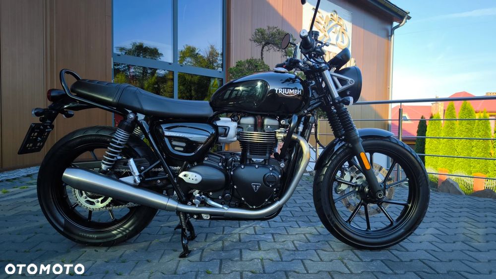 Triumph Street Twin - 1