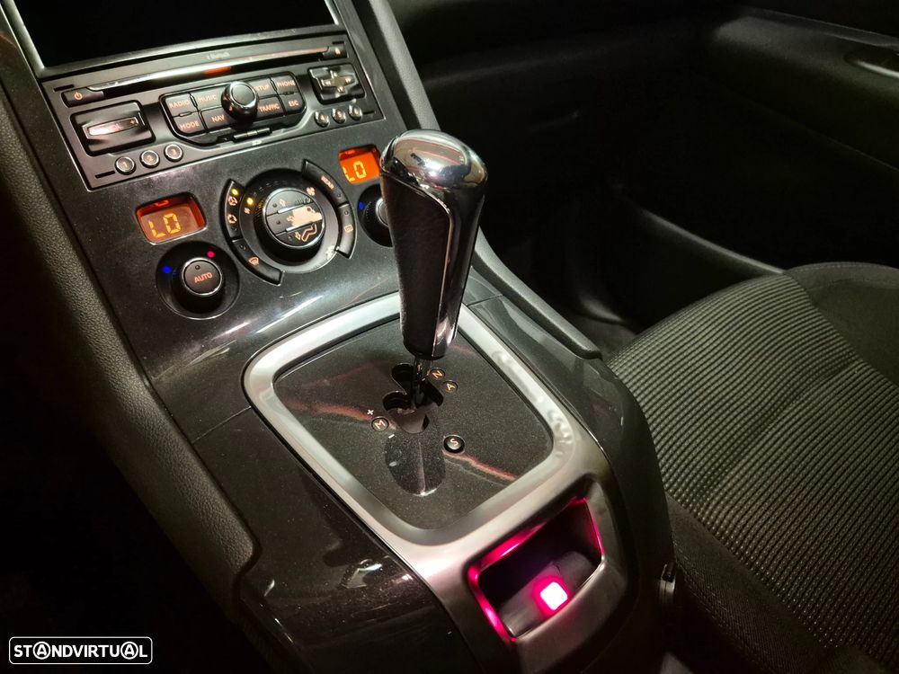 Peugeot 5008 1.6 E-HDi Tech-Motion CMP6 - 20