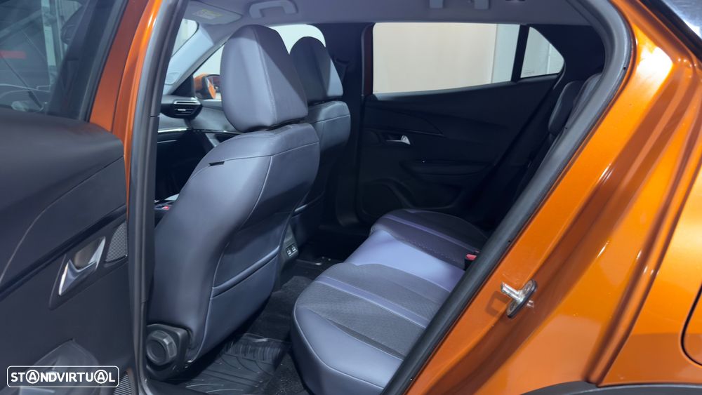 Peugeot 2008 1.2 PureTech Allure EAT8 - 17