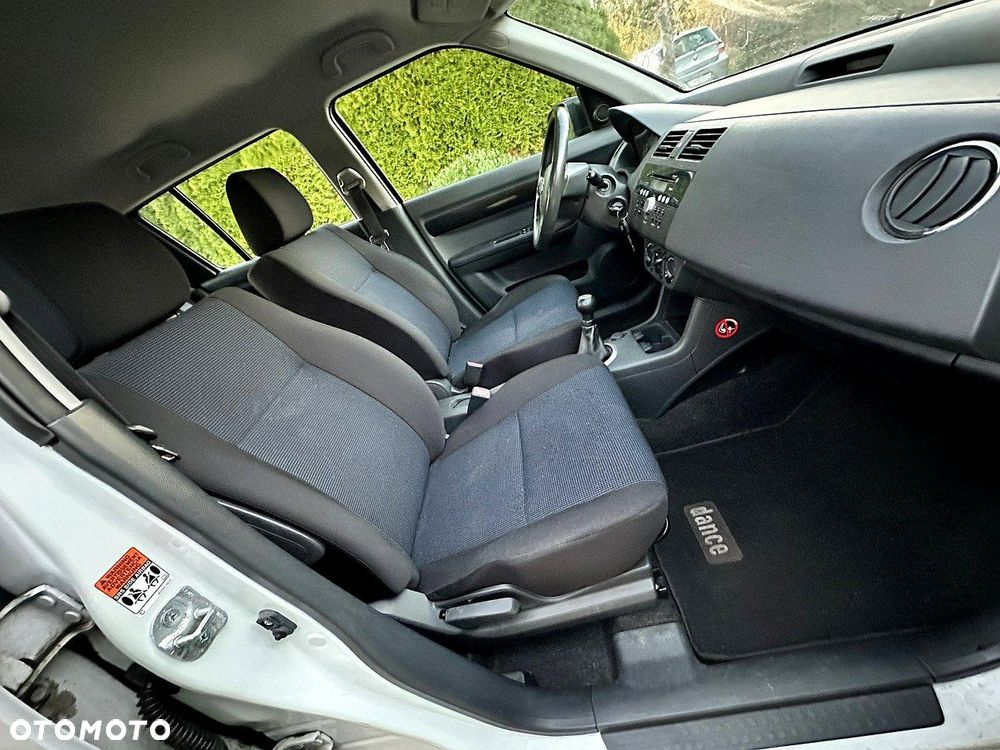 Suzuki Swift 1.3 Comfort dance - 8