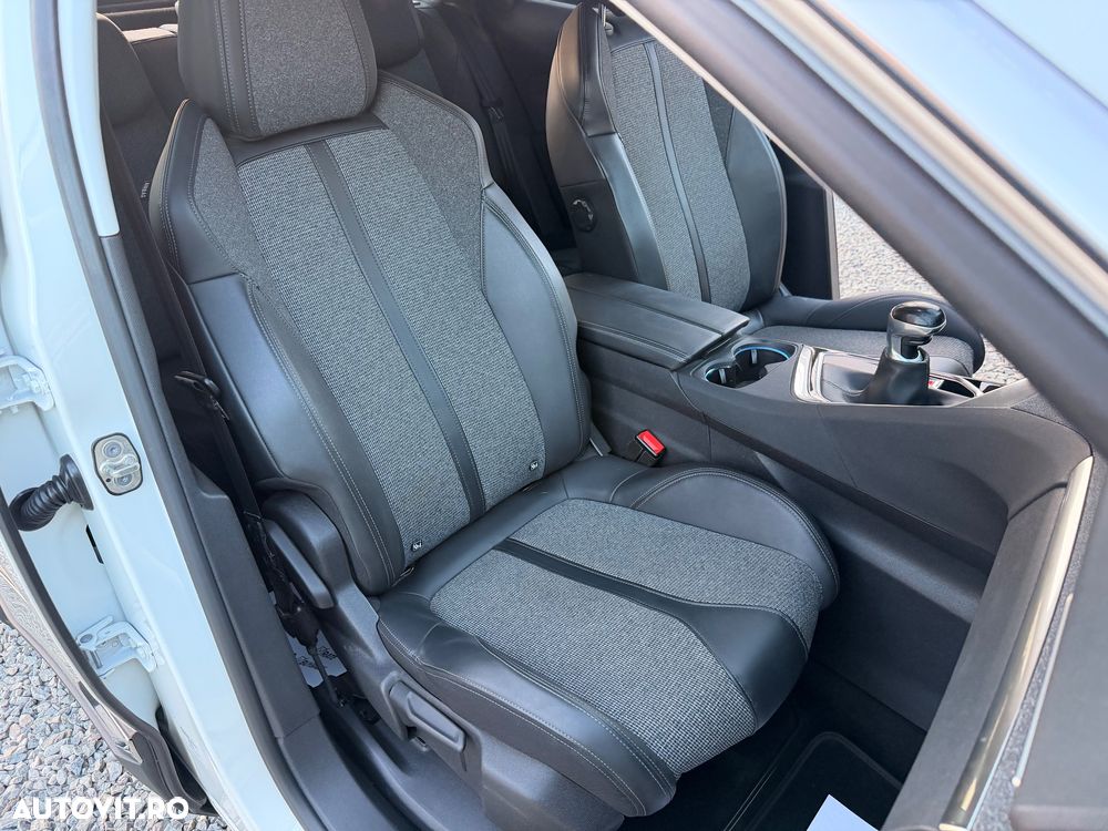 Peugeot 3008 PureTech 130 Stop & Start GPF Allure - 9