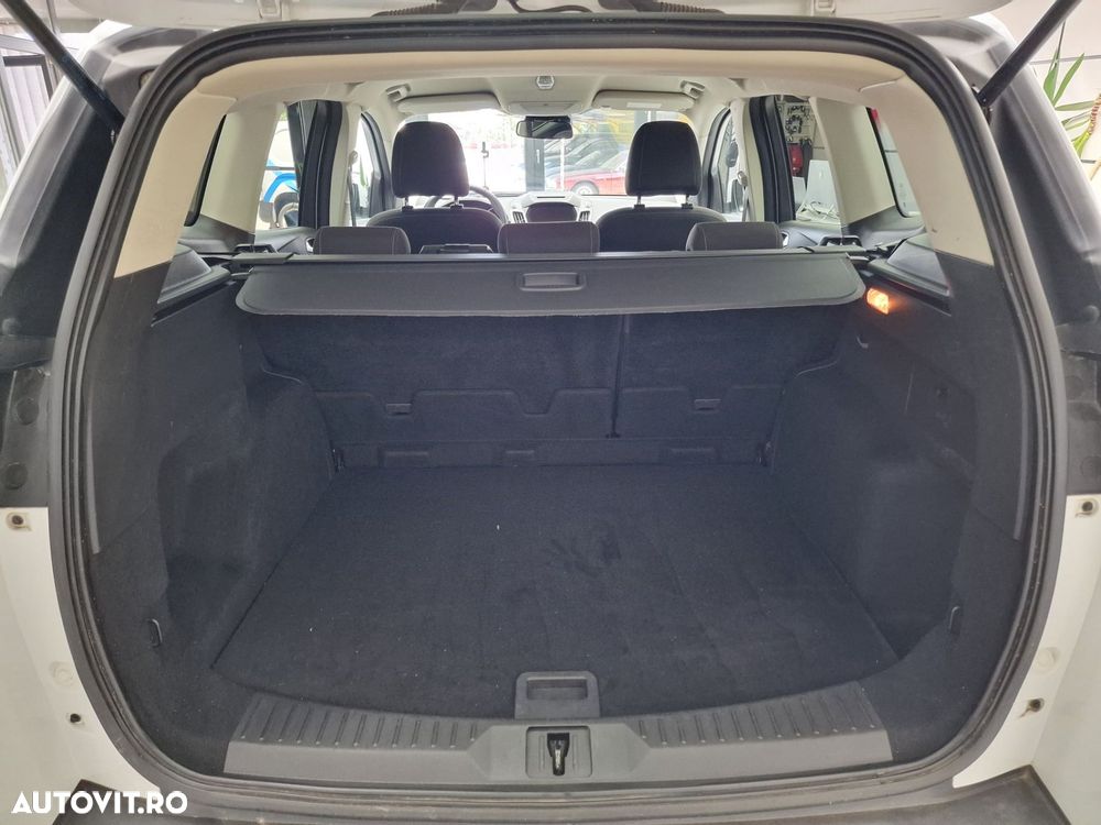 Ford Kuga - 19