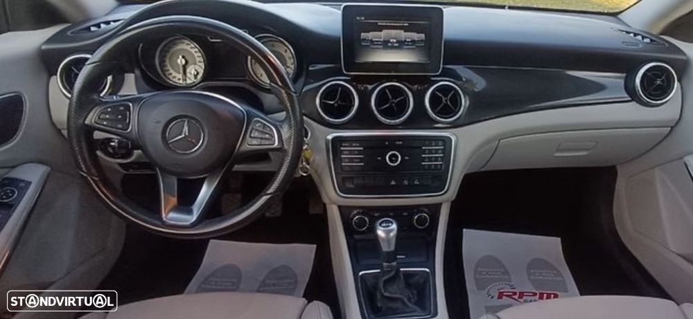 Mercedes-Benz CLA 180 d Shooting Brake - 8