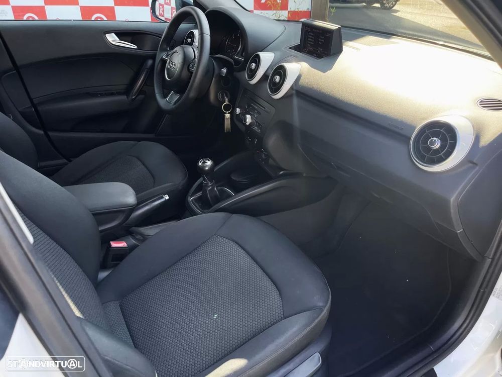 Audi A1 Sportback 1.6 TDI S-line - 12