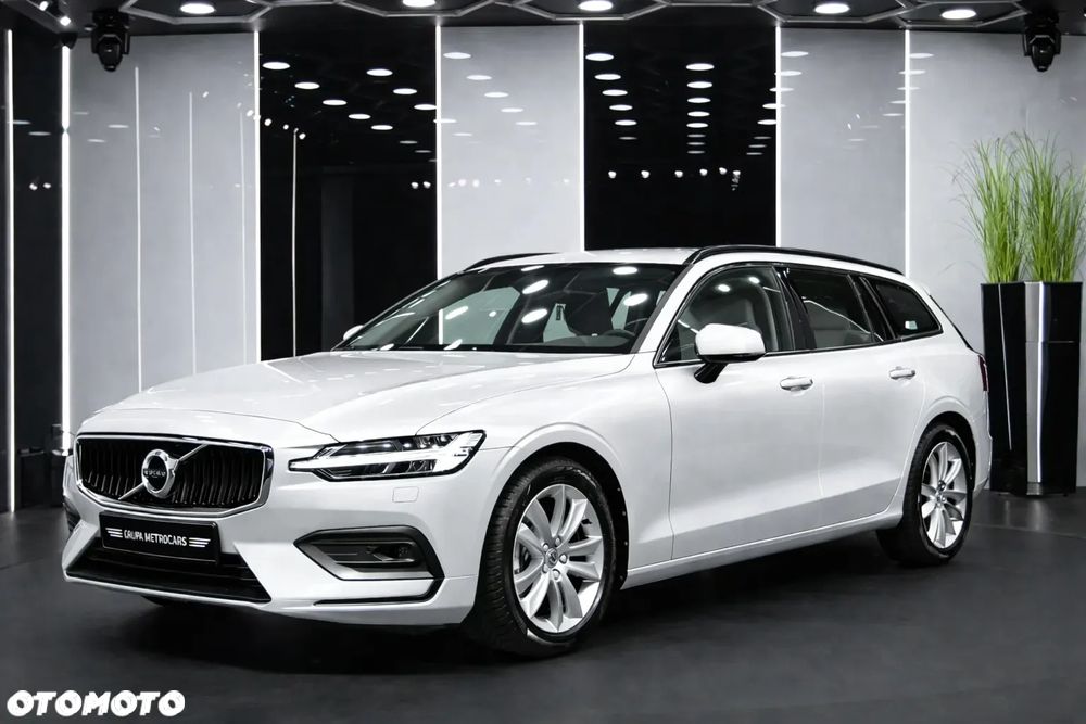 Volvo V60 B3 B Momentum Core - 2