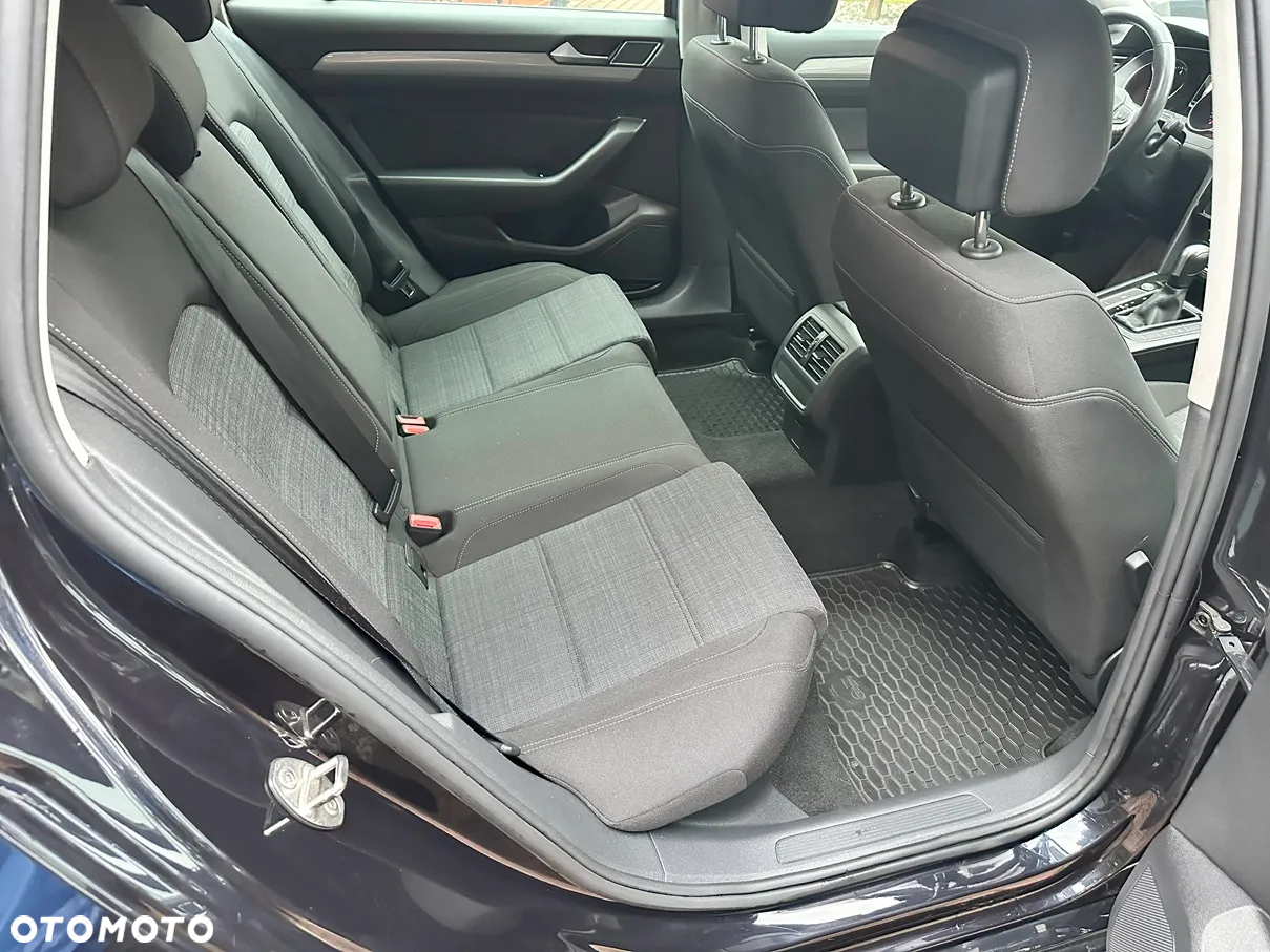 Volkswagen Passat 2.0 TSI Business DSG - 11