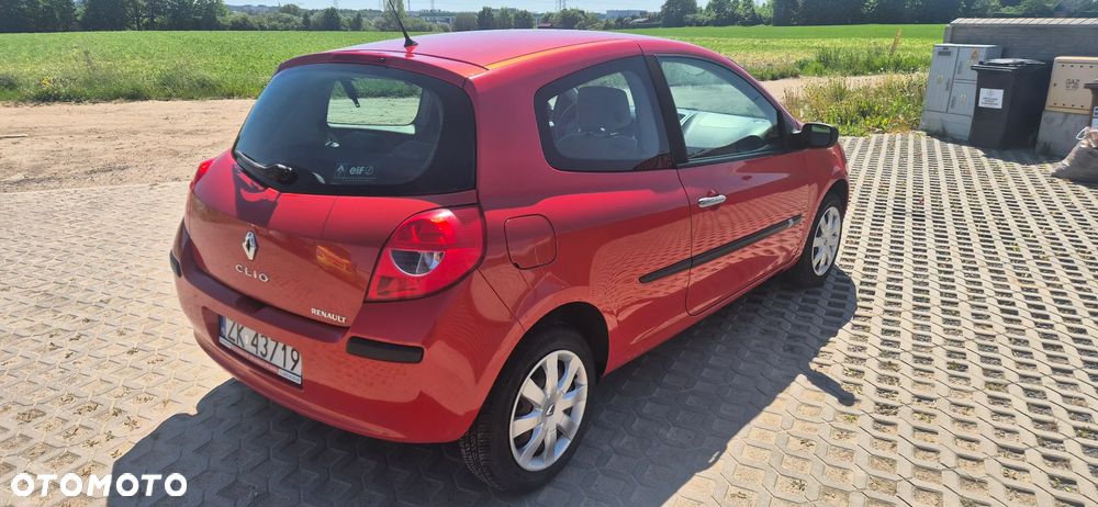 Renault Clio 1.2 16V Fairway - 3