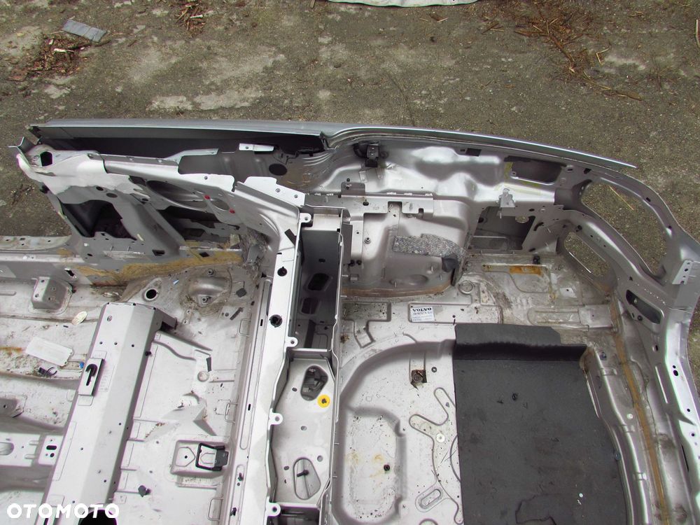 VOLVO C70 II 06-13 CWIARTKA BLOTNIK TYL LEWY 477 - 13