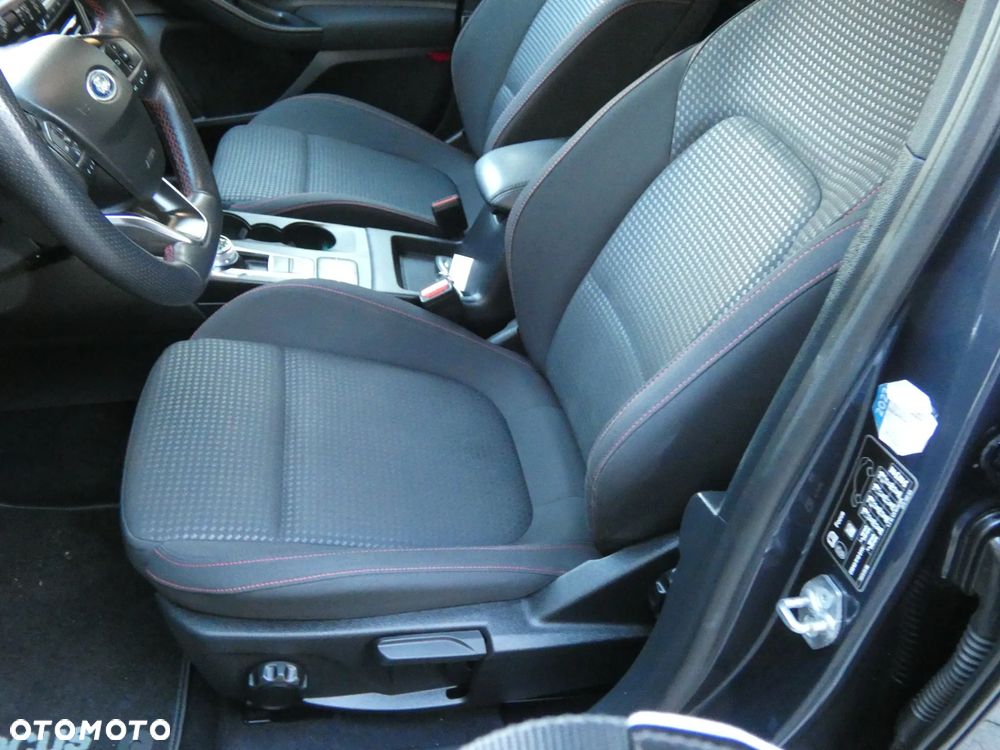 Ford Focus ver-2-0-ecoblue-st--line - 30