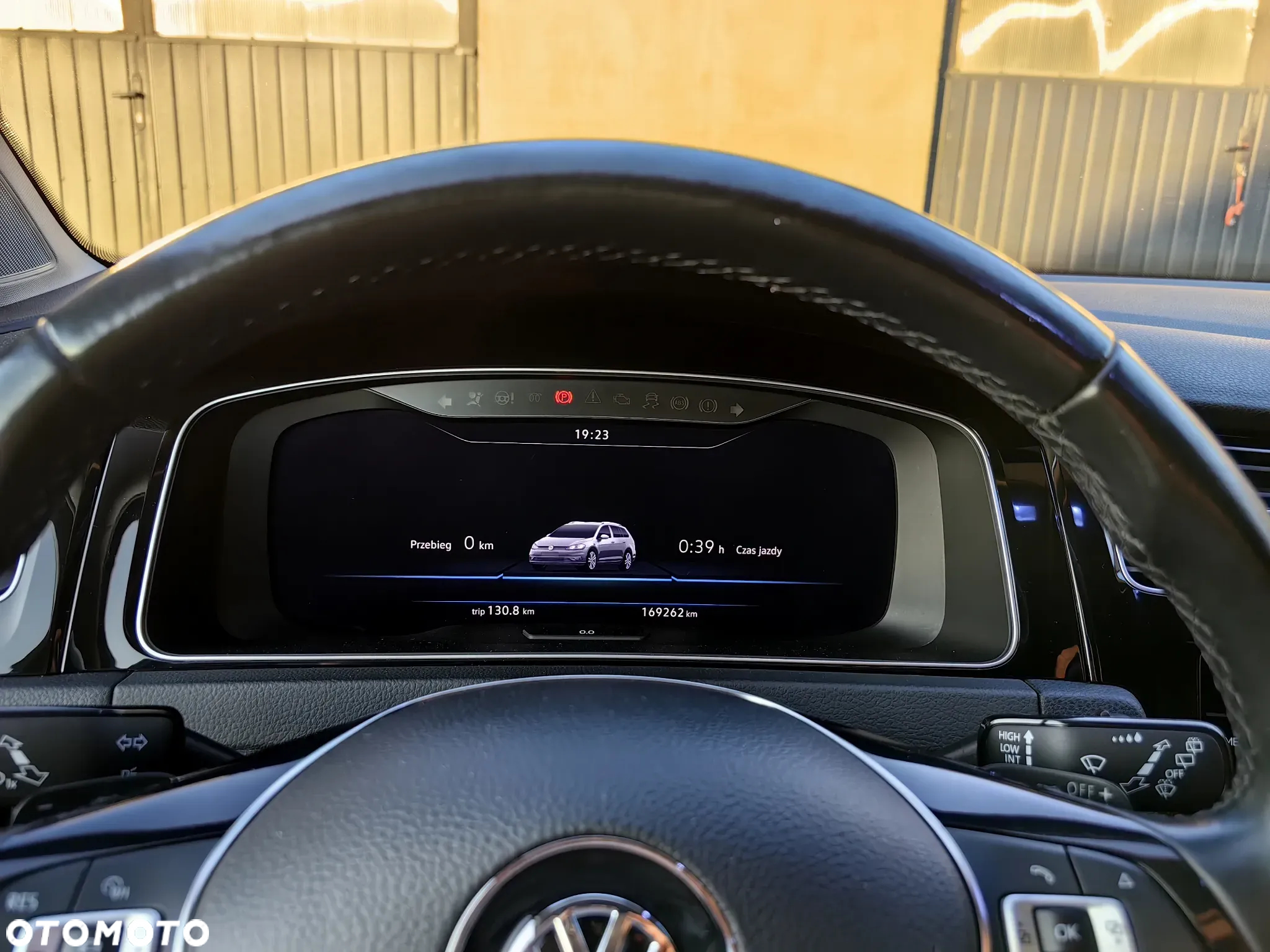 Volkswagen Golf 2.0 TDI DSG Sound - 27