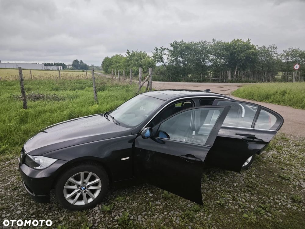 BMW Seria 3 318i - 10