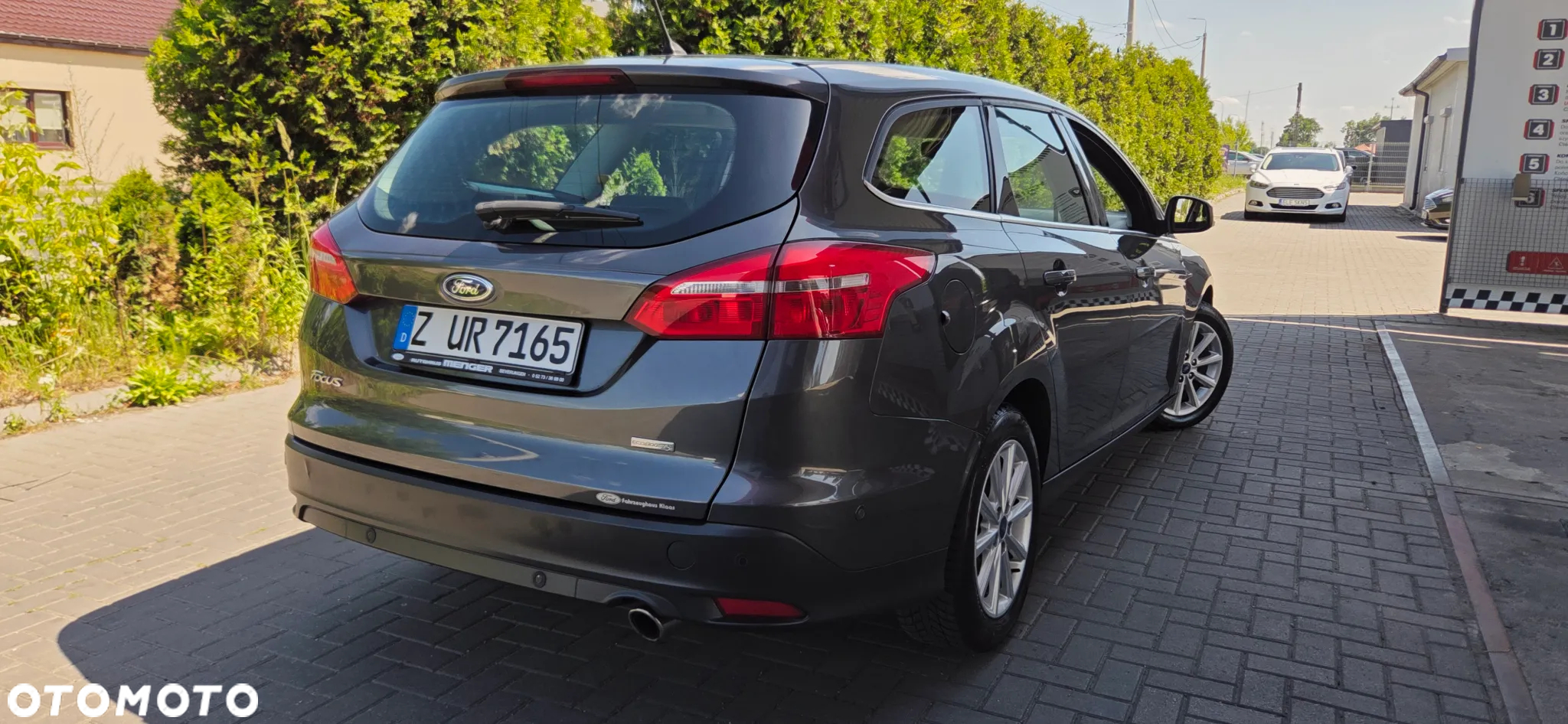 Ford Focus Turnier 1.6 EcoBoost Start-Stopp-System Titanium - 11