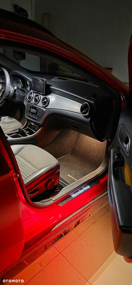 Mercedes-Benz GLA 250 4-Matic - 16