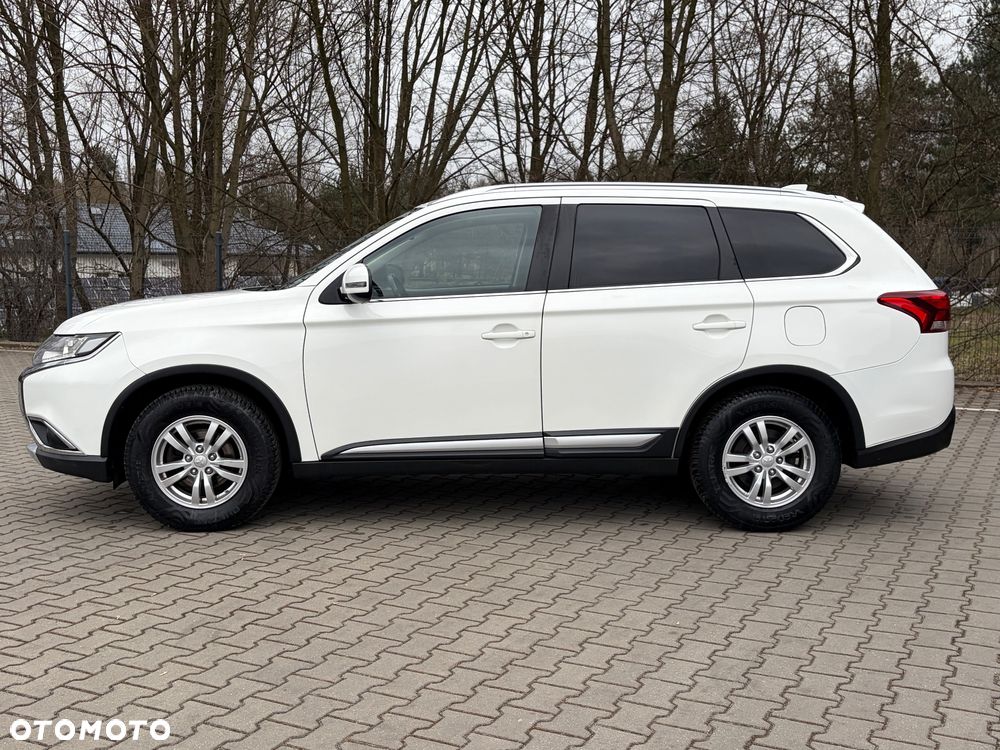 Mitsubishi Outlander 2.0 2WD Invite - 24