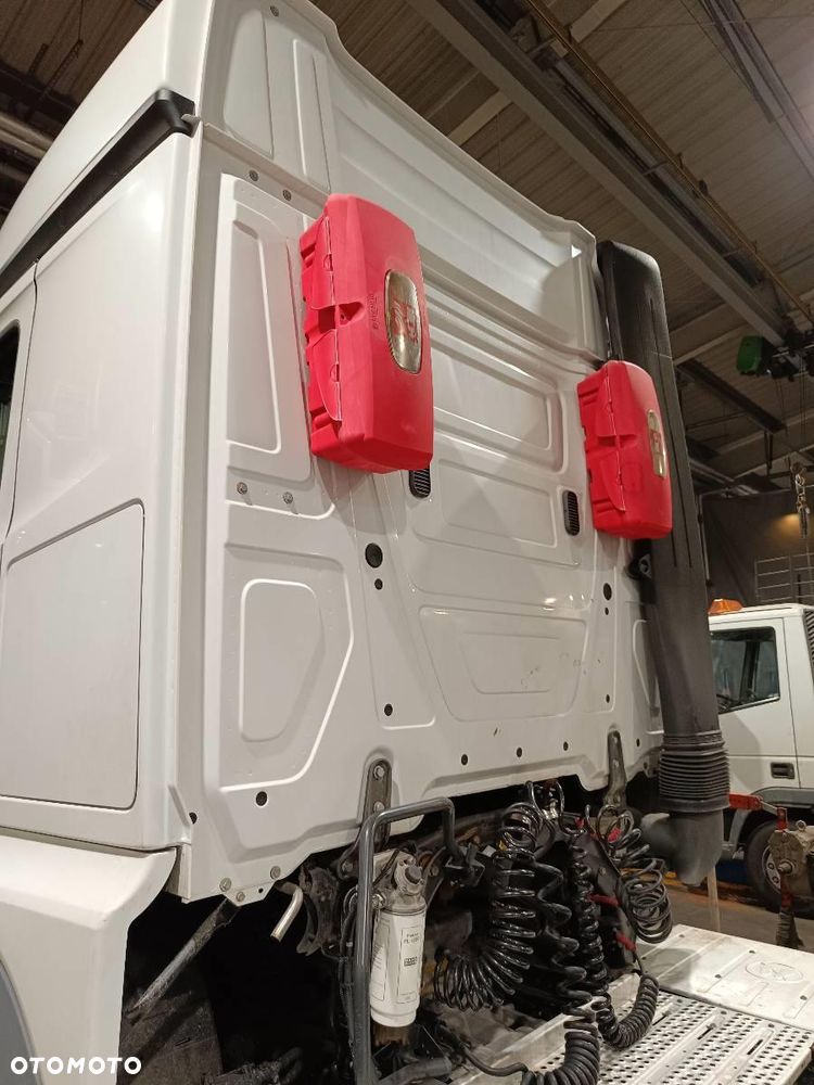 Mercedes-Benz 1846 - 10