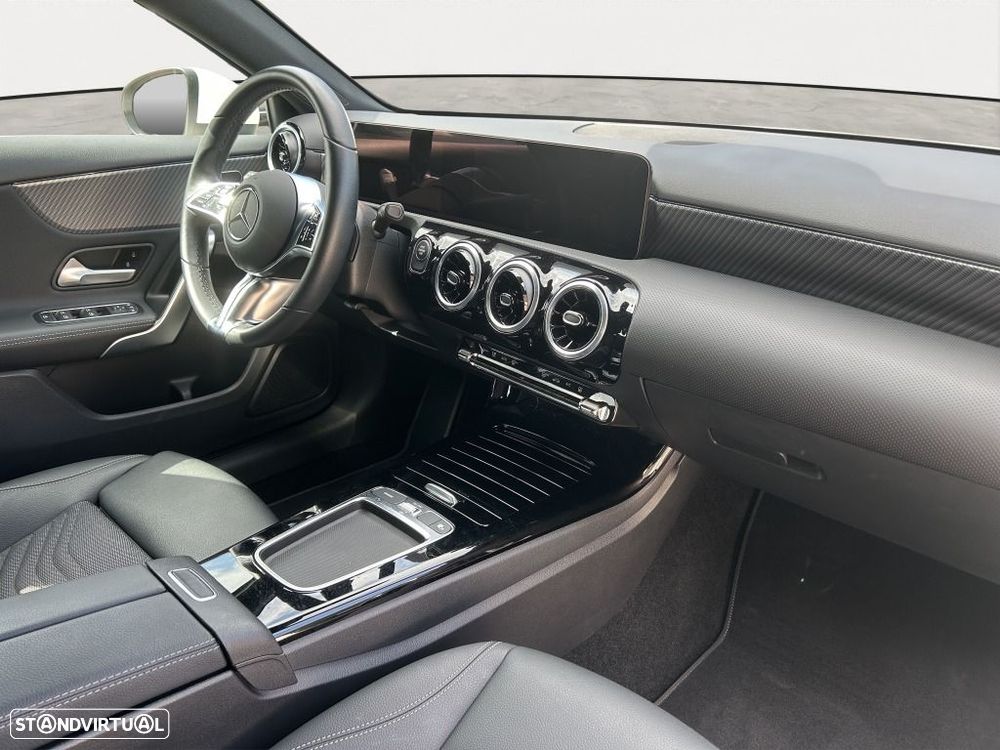 Mercedes-Benz A 250 — fotografia 11