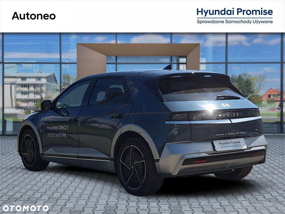Hyundai IONIQ - 3
