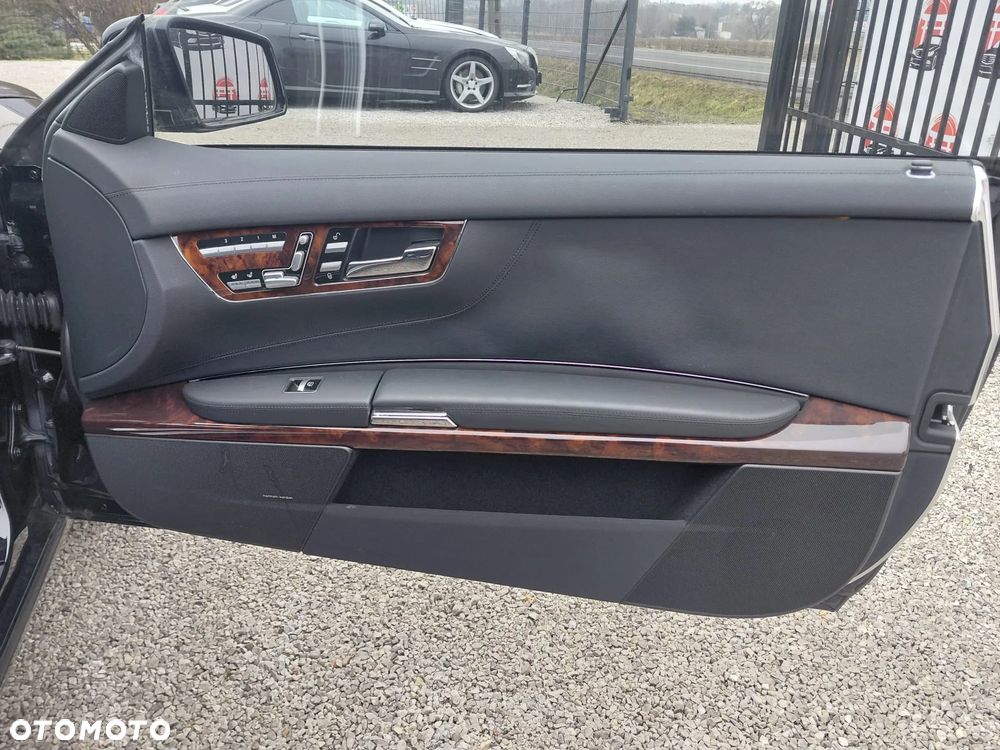 Mercedes-Benz CL 500 (BlueEFFICIENCY) 7G-TRONIC - 22