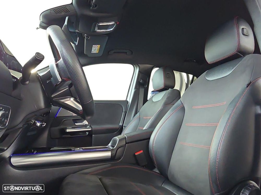 Mercedes-Benz GLA 180 d AMG Line - 12