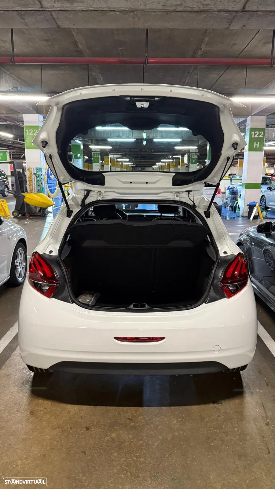 Peugeot 208 1.6 BlueHDi Style - 4