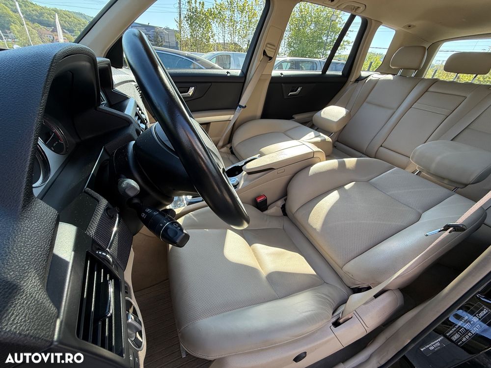 Mercedes-Benz GLK 220 CDI (BlueEFFICIENCY) - 22