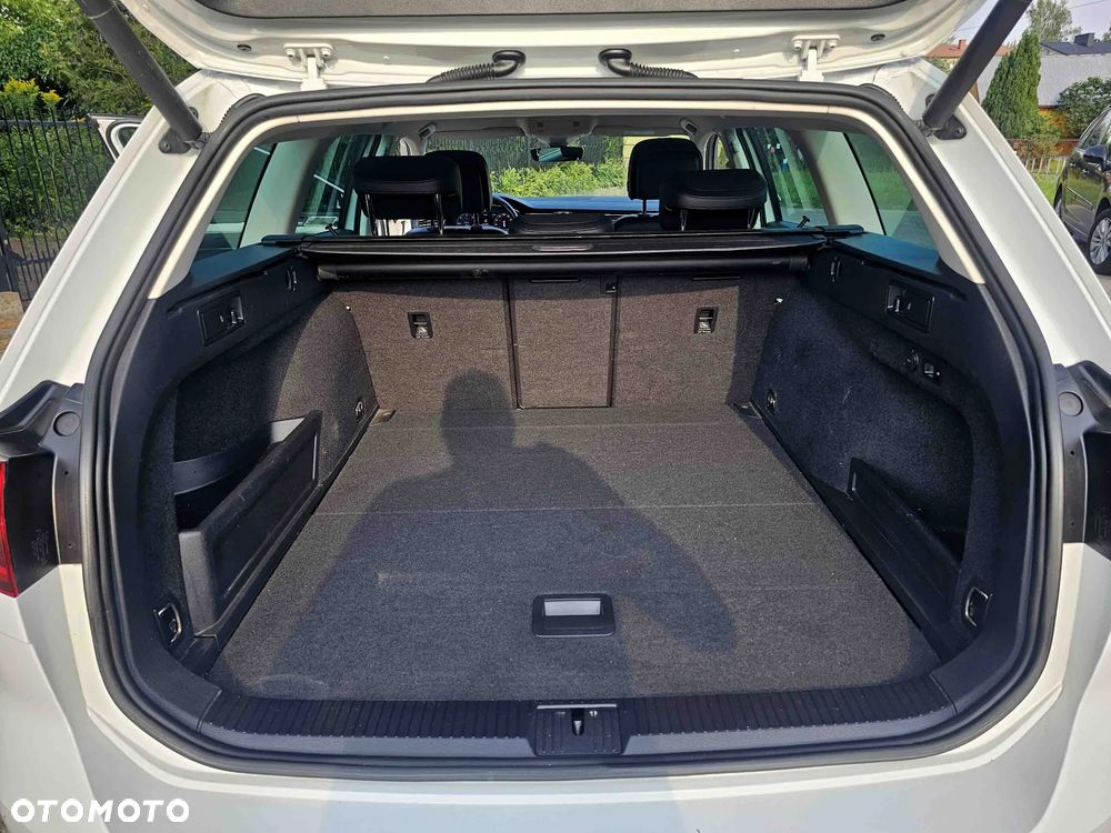 Volkswagen Passat Variant 2.0 TDI SCR 4Motion DSG (BMT) Highline - 21