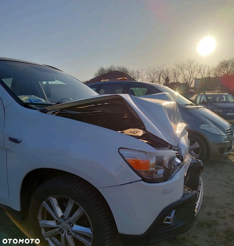 Mitsubishi ASX - 5
