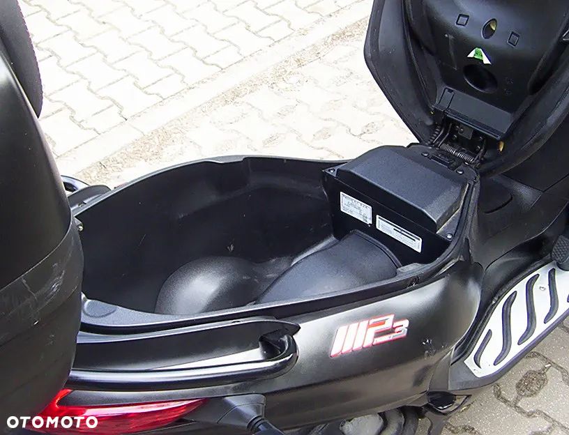 Piaggio MP-3 - 19