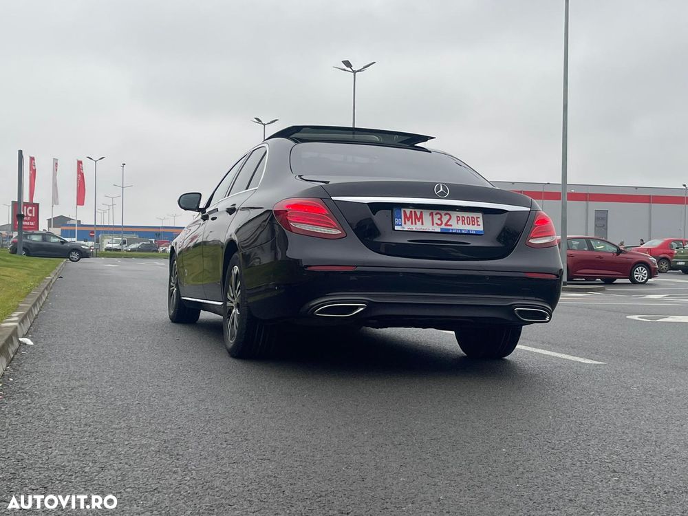 Mercedes-Benz E 220 d 4Matic T 9G-TRONIC Avantgarde - 12