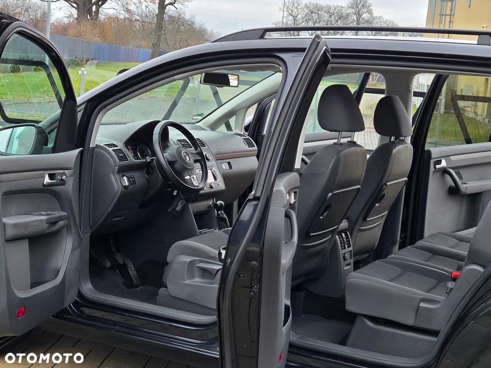 Volkswagen Touran 1.6 TDI DPF BlueMotion Technology STYLE - 28