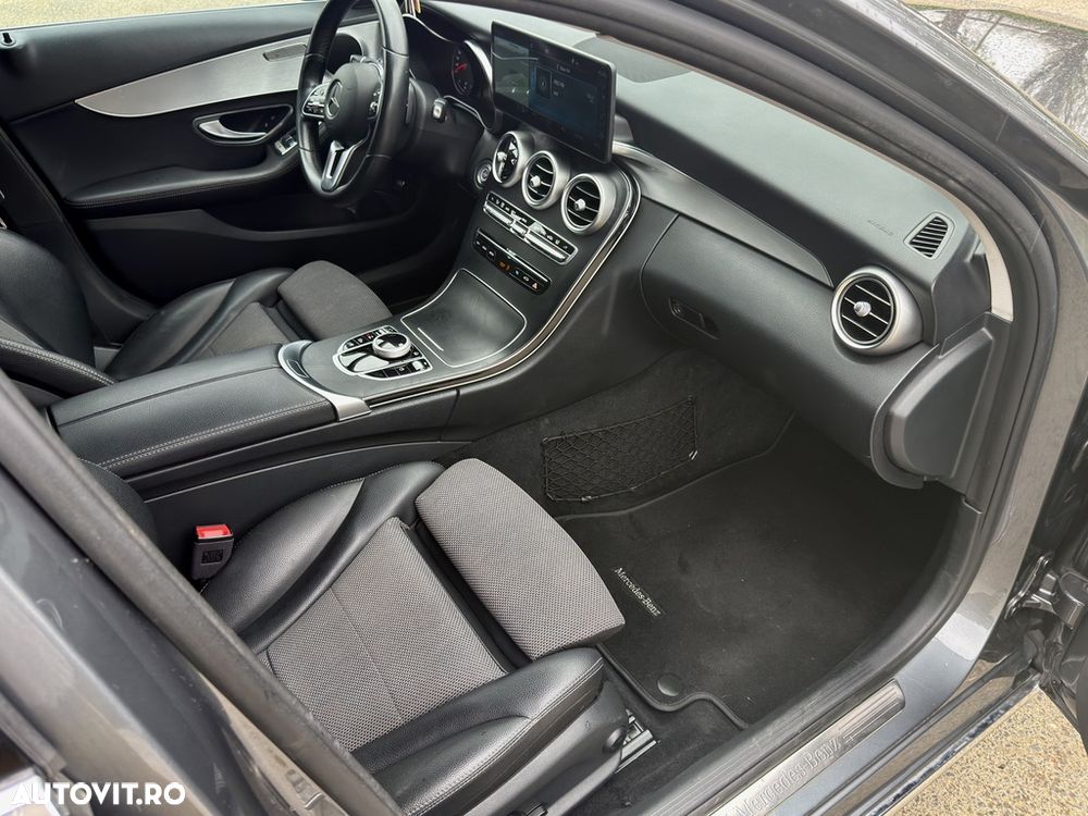 Mercedes-Benz C 220 d Aut - 22