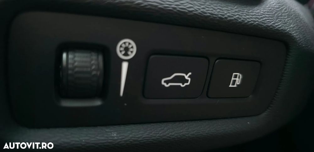 Volvo S60 T8 Recharge AWD Polestar Engineered - 31