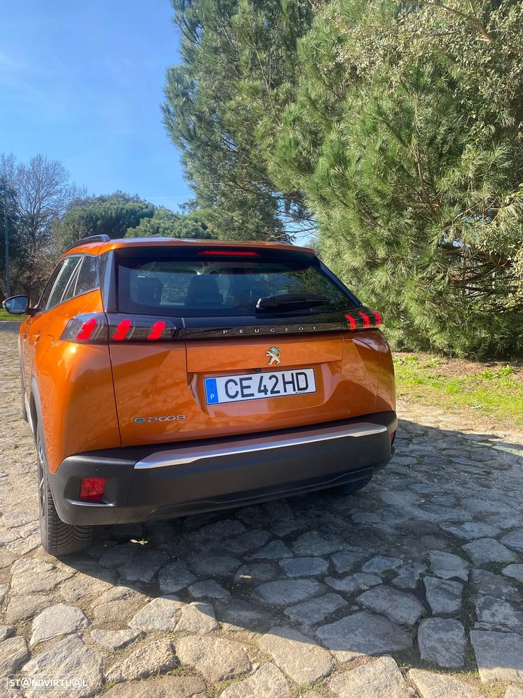 Peugeot e-2008 Allure - 9