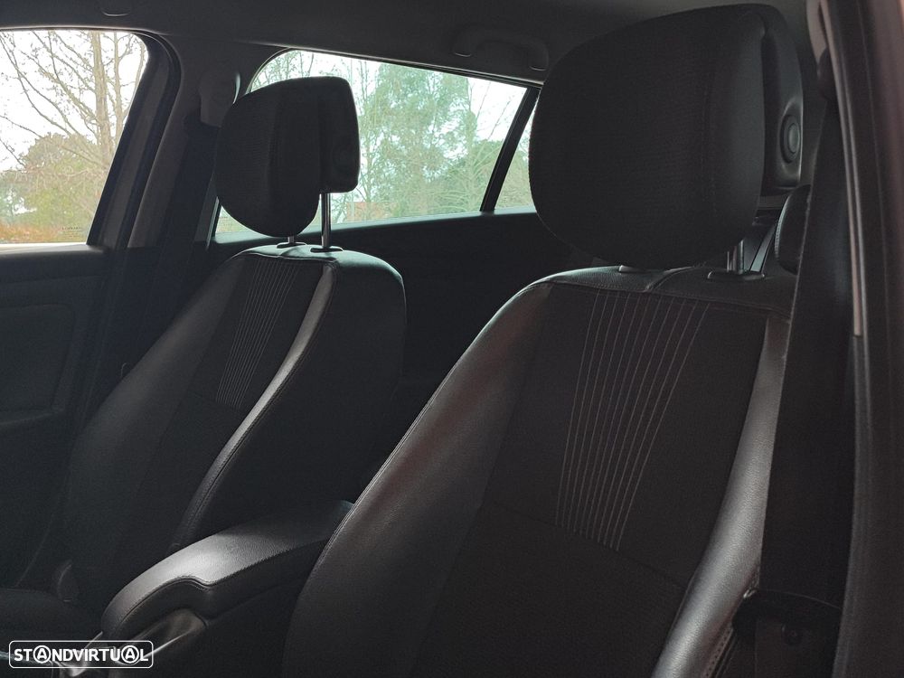 Renault Mégane Sport Tourer 1.4 TCE Dynamique S - 25