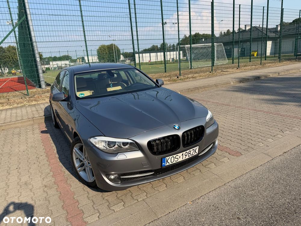 BMW Seria 5 523i - 1