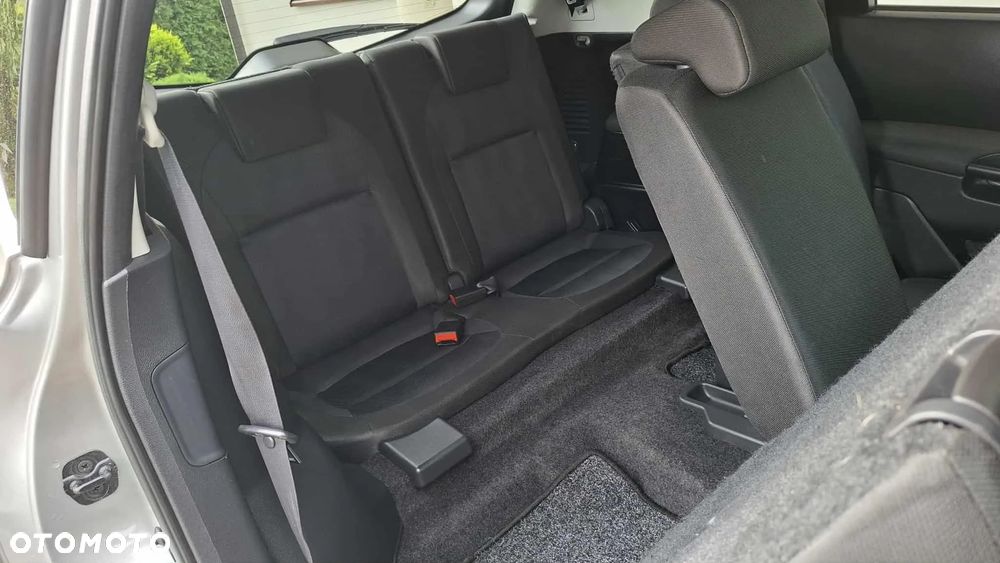 Nissan Qashqai+2 - 13