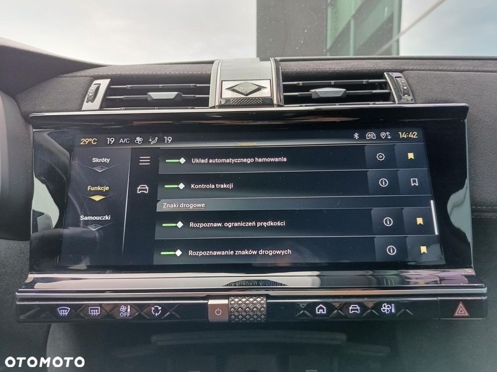 DS Automobiles DS 7 Crossback - 32