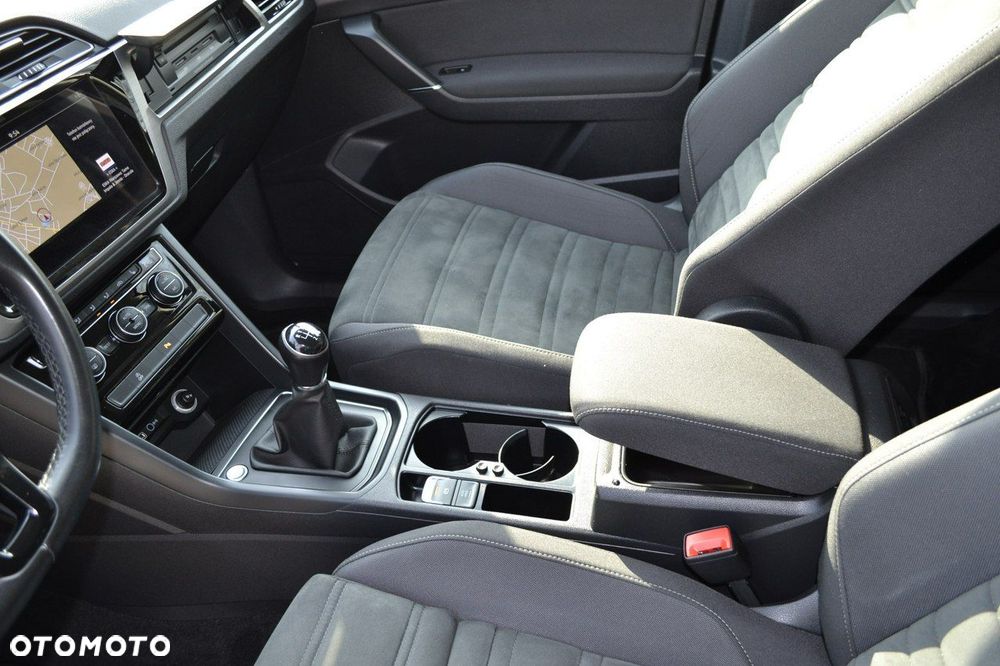 Volkswagen Touran - 29